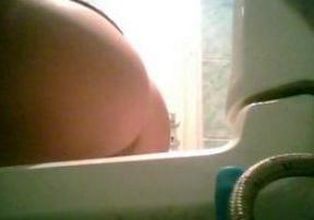 скрытая камера в женском душе скрытый камера женском туалете (Домашнее видео)